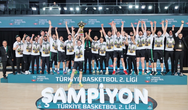 Play-Off Finalini İstanbul’da kazandılar 88-85:  Şampiyon Büyükşehir Basketbol!