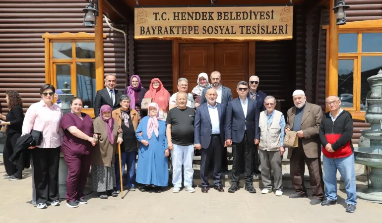 HUZUREVİ SAKİNLERİNE ANNELER GÜNÜ KAHVALTISI