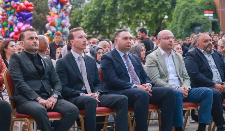 ÜLKÜCÜLERDEN GÖVDE GÖSTERİSİ