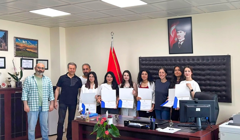 Ödüllü öğrencilere başarı belgesi takdim edildi