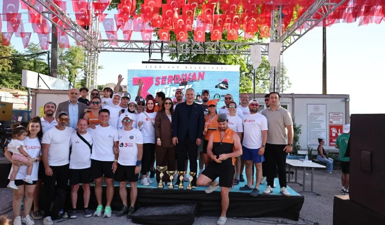 Kürekler 3. Kez Serdivan’da Çekildi: Serdivan Kürek Kupası Coşkuyla Tamamlandı