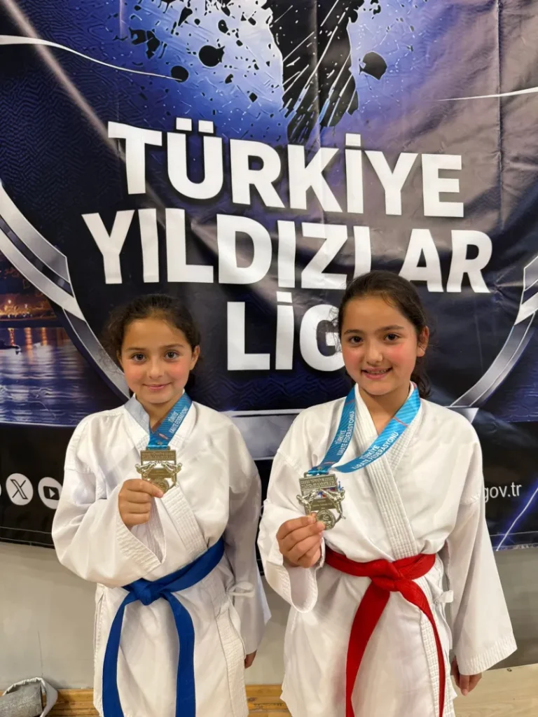 Karete: Karateciler Yıldız Gibi