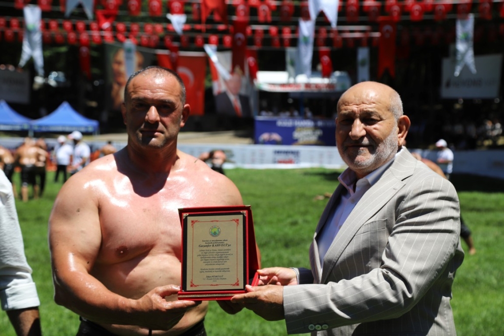 22. SELMAN DEDE ER MEYDANINDA ZİRVE YİNE SERDAR YILDIRIM’IN