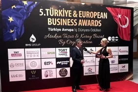 BAŞKAN ŞENOL DİNÇ’E HİZMET BAŞARI ÖDÜLÜ (3)