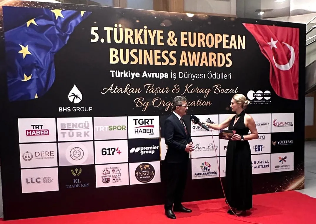 BAŞKAN ŞENOL DİNÇ’E HİZMET BAŞARI ÖDÜLÜ (3)
