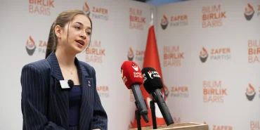 Gençlik Kolları Sözcümüz Sıla Akbaba,