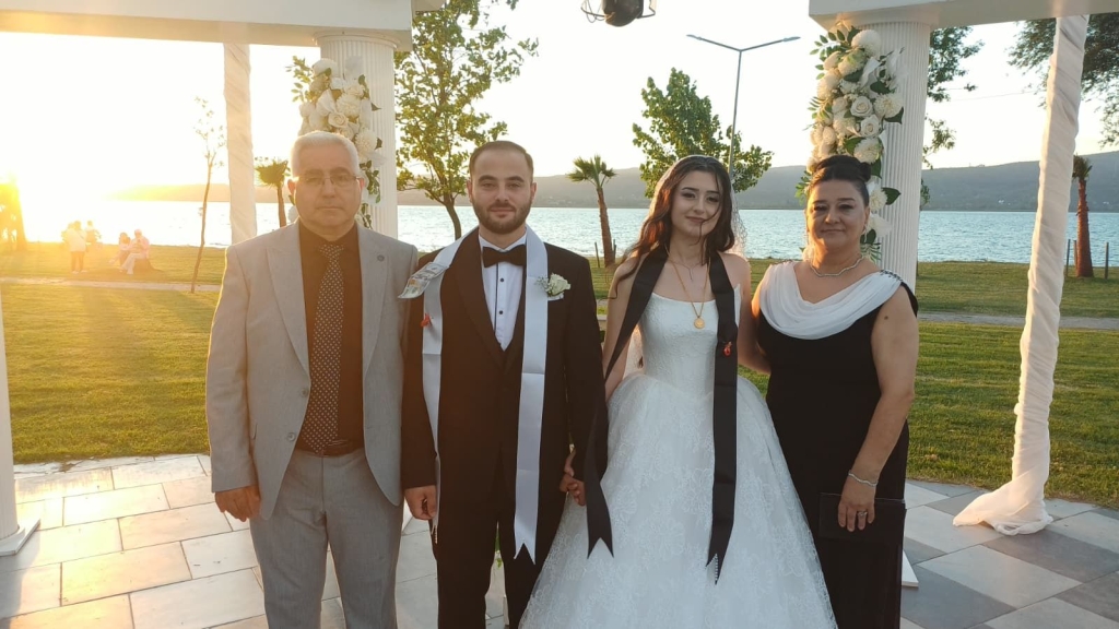 Dilara Yaren ile Umut Sapanca Gölü kıyısında ömür boyu mutluluğa "evet" dediler