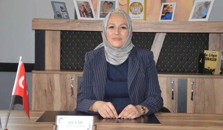 Engelliler ve Yardımlaşma Derneği Başkanı Aslı Çam 2025-2026 Eğitim-Öğretim Yılı Sonu Mesajı Yayınladı