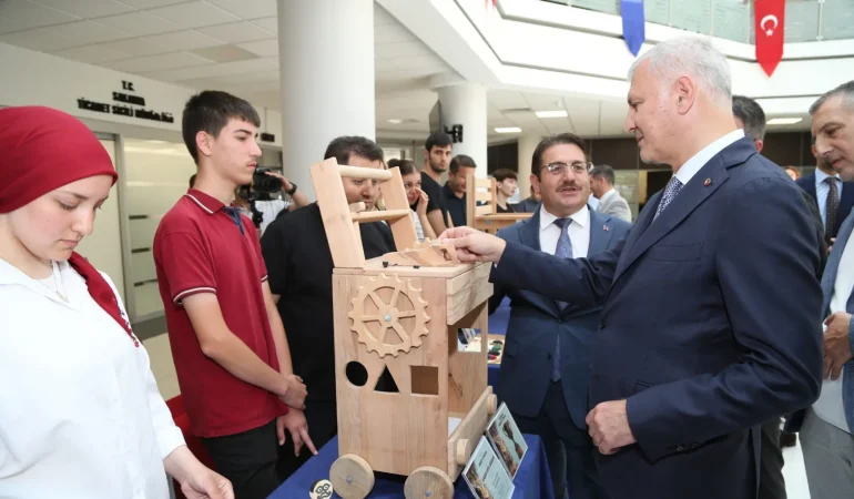Ahşaptan Hayata Yarışmasında Genç Yetenekler Ödüllendirildi