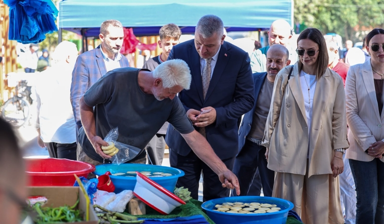 Serdivan Köylü Pazarı Hizmete Açıldı