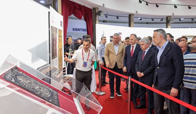 Serdivan, Osmanlı’nın Mukaddes Emanetlerine Ev Sahipliği Yapıyor