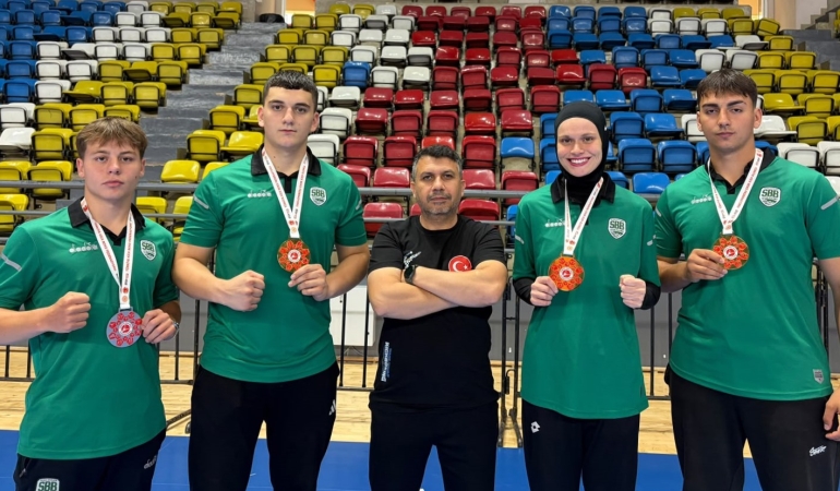Kick boksta Büyükşehir rüzgârı: 3 Türkiye şampiyonluğu