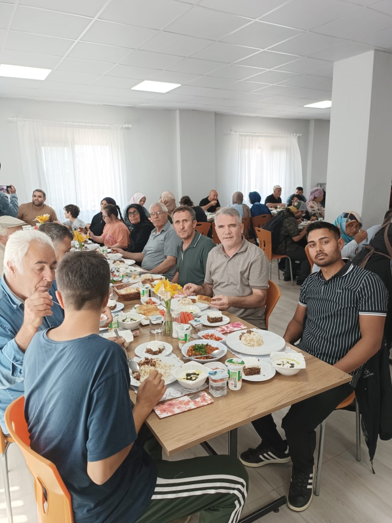 Engeller Gönüllerde Aşıldı: Engelsiz Cami Buluşması Kocaali'nde Gönülleri Birleştirdi
