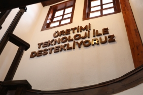 7babb7dc7dda43f29a8870f4cde7e584da3d3d94c4d641559d2fa3f3db8c8331