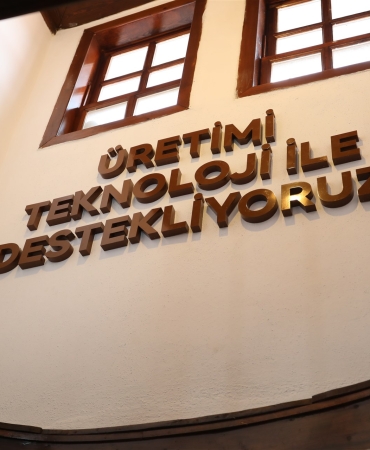7babb7dc7dda43f29a8870f4cde7e584da3d3d94c4d641559d2fa3f3db8c8331