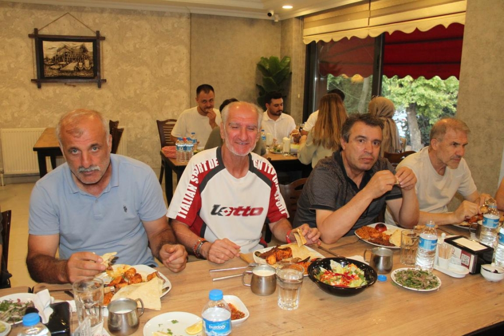 KEBAPÇIBEY YEMEKTE BULUŞTU