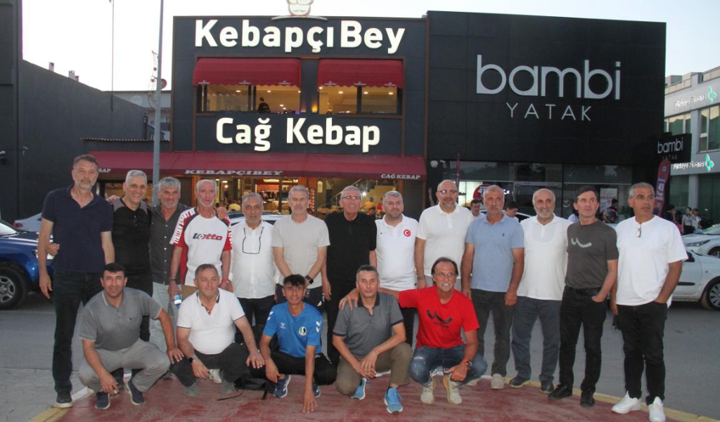 KEBAPÇIBEY YEMEKTE BULUŞTU 7 KEBAPÇIBEY YEMEKTE BULUŞTU