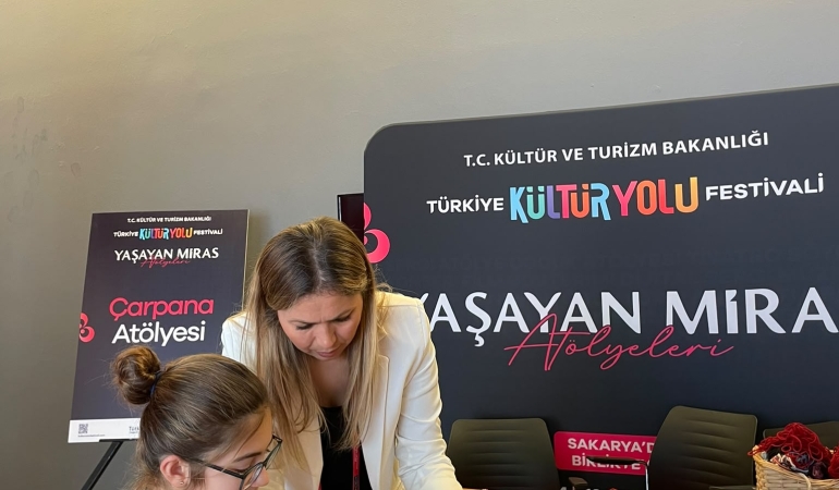 Yaşayan Miras Stantlarında Geleneksel Dokuma Sanatı İlgi Görüyor