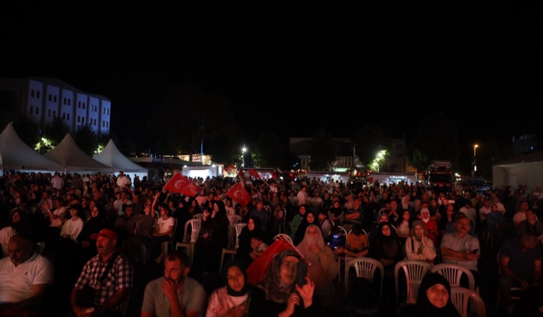 15 Temmuz’un 10’uncu yılında Sakarya, Demokrasi Meydanı’nda buluştu