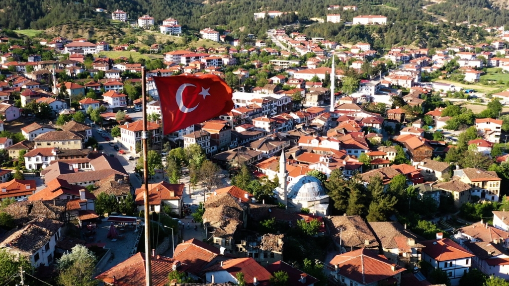 Karagöl Yaylası ve Tarihi Taraklı Yaz Turizminin Gözdesi
