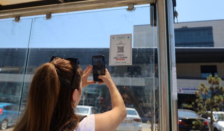 Büyükşehir QR Akıllı Durak Sistemini hayata geçiriyor