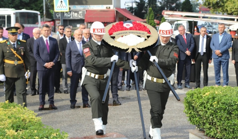 BÜYÜK ZAFERİN 104. YILI HENDEK’TE KUTLANDI