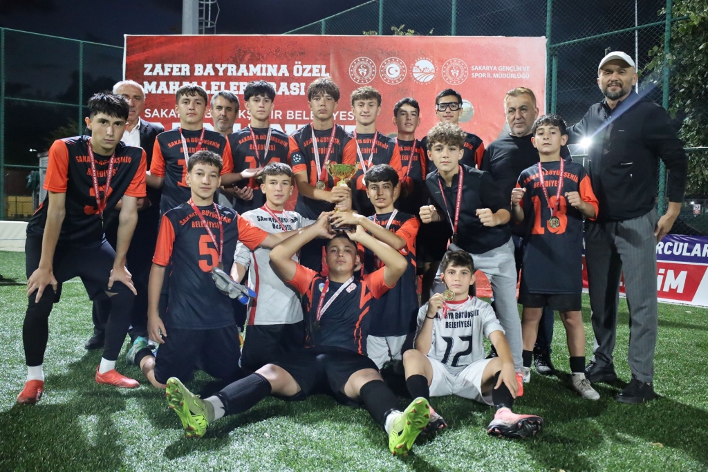 Başkanlık Futbol Kupası’nda şampiyon Göktepe Mahallesi oldu 2 Başkanlık Futbol Kupası’nda şampiyon Göktepe Mahallesi oldu