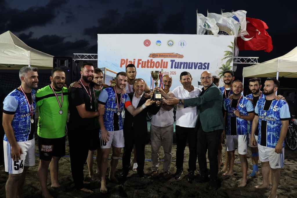 Kocaali Sahili’nde futbol şöleni kupayla noktalandı 4 Kocaali Sahili’nde futbol şöleni kupayla noktalandı