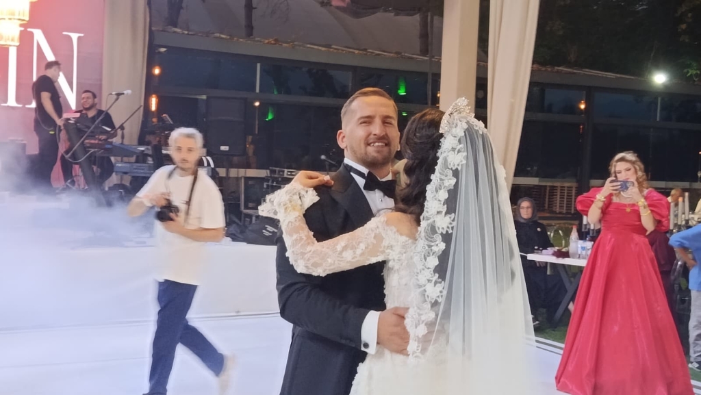 Haluk Bal ve Nur Sema Özdemir görkemli düğünle dünyaevine girdi