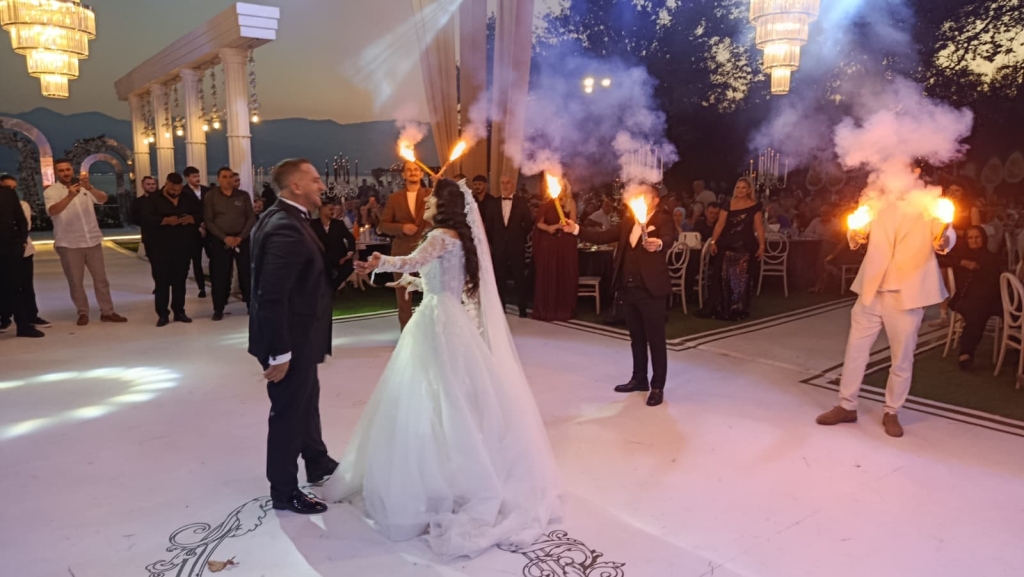 Haluk Bal ve Nur Sema Özdemir görkemli düğünle dünyaevine girdi