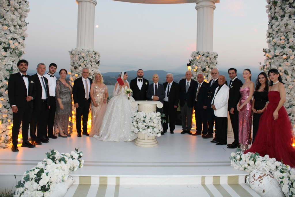 Büyükakalın ve Akşahin ailelerinin mutlu günü