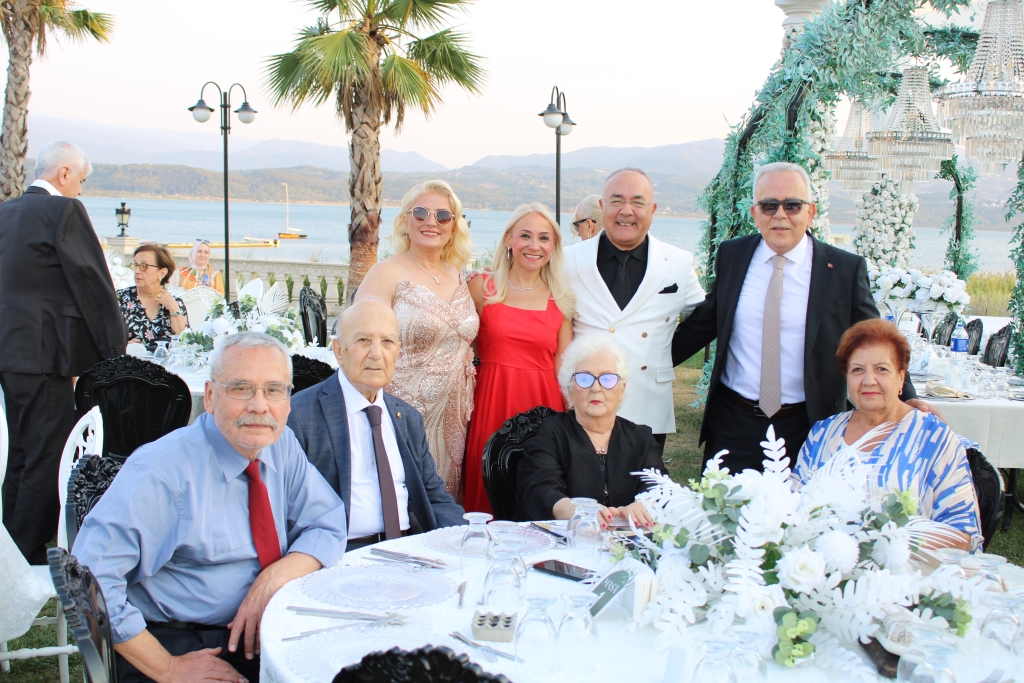 Büyükakalın ve Akşahin ailelerinin mutlu günü
