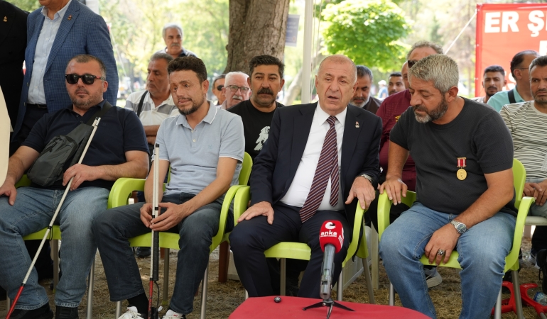 Ümit_Özdağ_gazileri_ziyaret_etti_161823688