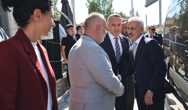 Bakan Uraloğlu AK Parti Sakarya İl Başkanlığı’nı Ziyaret Etti