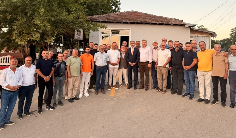 Başkan Alemdar, Geyve Bayat’ta hemşehrileriyle buluştu:  “Gençlik ve spor yatırımlarını hayata geçirmeye devam edeceğiz”