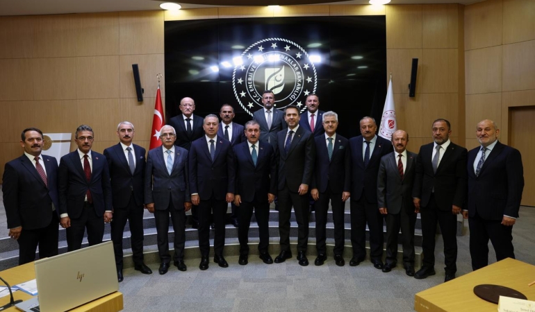 Başkan Şenol Dinç, Enerji ve Tabii Kaynaklar Bakanı Alparslan Bayraktar’ı Ziyaret Etti
