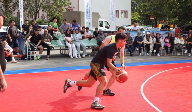 Aziz Duran Parkı’nda 3×3 sokak basketbolu şöleni: 250’den fazla sporcu parkede ter döktü