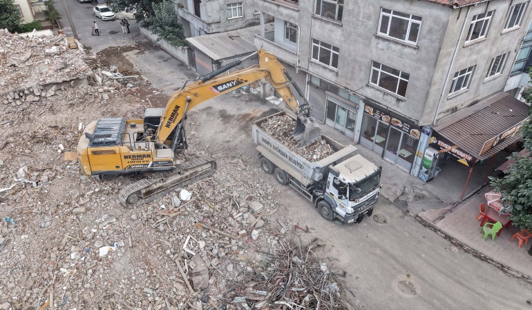 Büyükşehir’den şehrin merkezine 30 metrelik yeni bulvar  Muhsin Yazıcıoğlu Bulvarı ile Çark Caddesi’ni birbirine bağlayacak arterde çalışmalar başladı