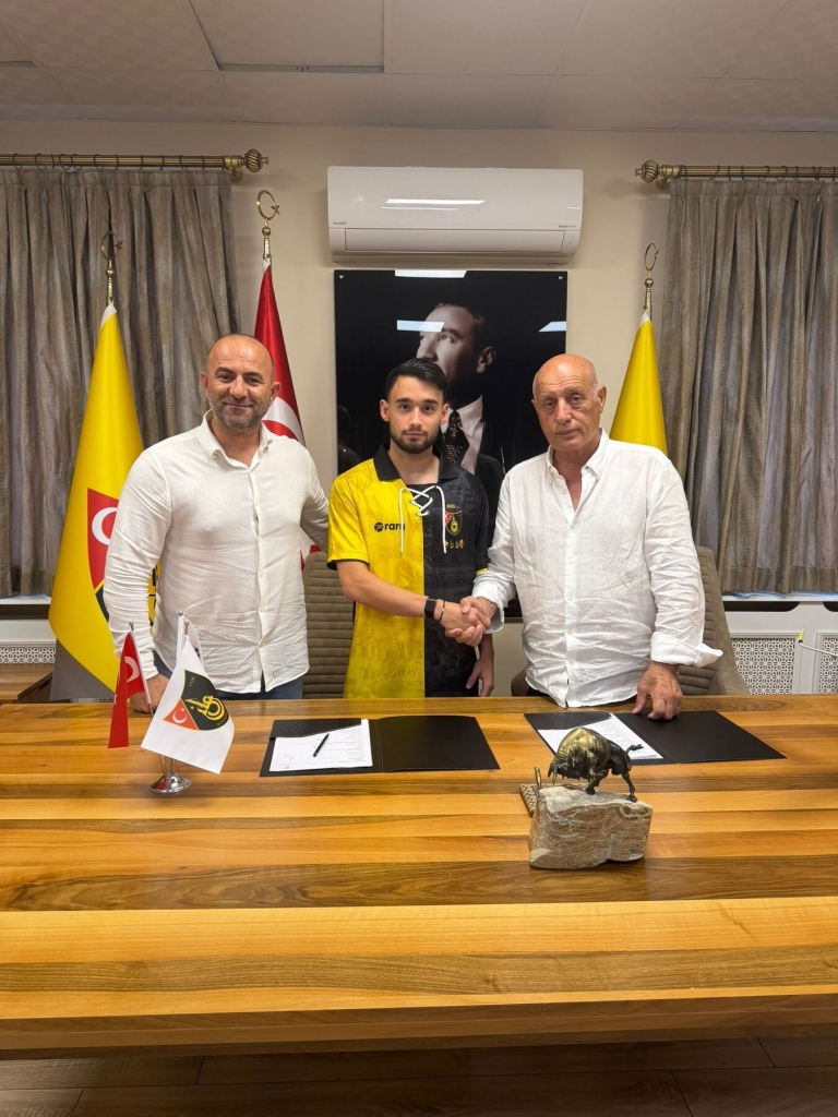 Ünal Emre Durmuşhan İstanbulspor’a imza attı
