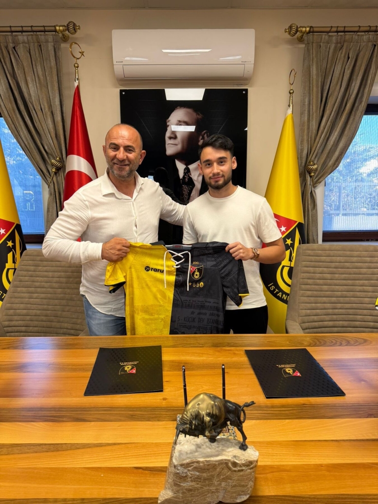 Ünal Emre Durmuşhan İstanbulspor’a imza attı 3 Ünal Emre Durmuşhan İstanbulspor’a imza attı