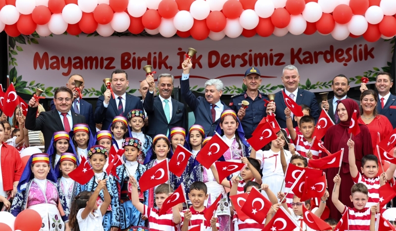 2026-2027 Eğitim Öğretim Yılı İlköğretim Haftası Kutlama Programı Yunus Emre İlkokulunda Coşkuyla Gerçekleştirildi