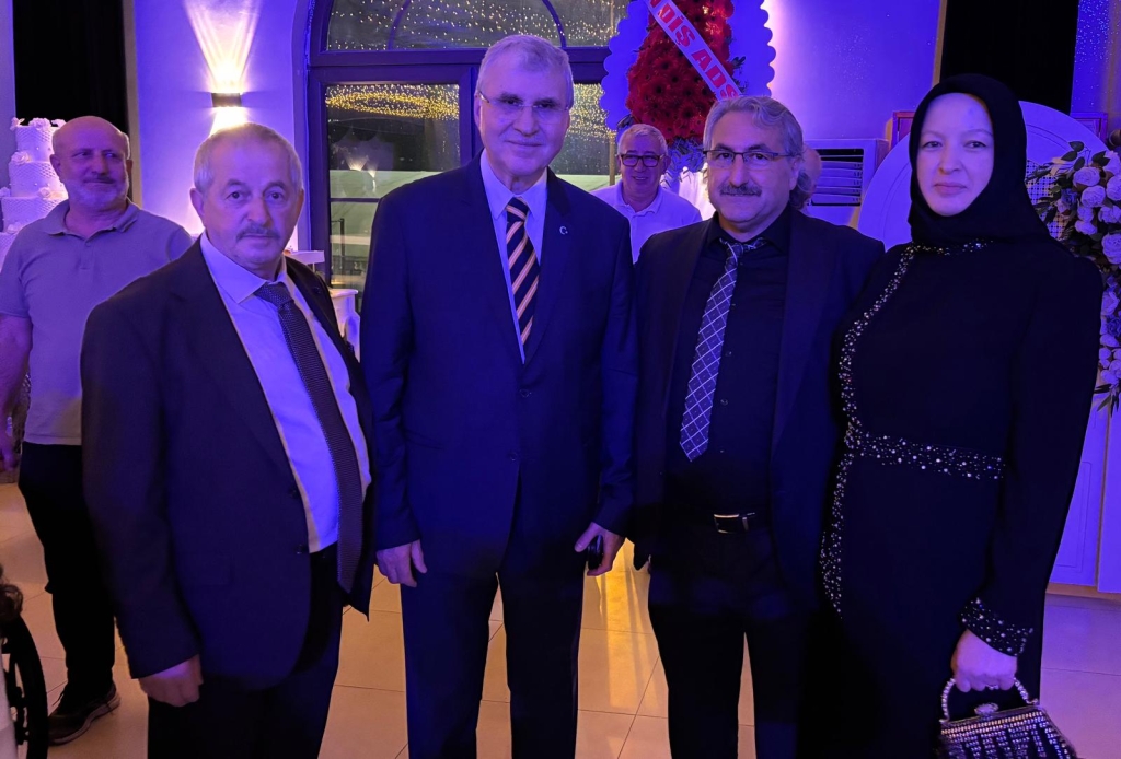 Hakem evine iki gelin geldi