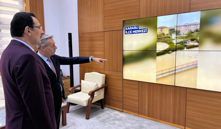Başkan Alemdar, Genel Başkan Yardımcısı Yavuz’a son durumu aktardı:  “36 saattir şehrin her bölgesinde olumsuzlukların önüne geçmek için aralıksız çalışıyoruz”