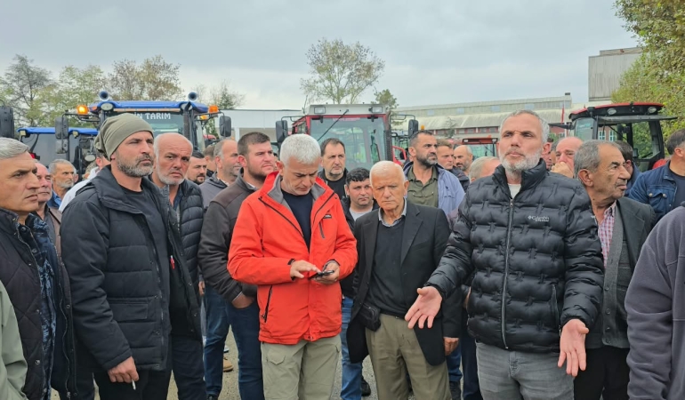 İYİ Parti’den eylem yapan çiftçilere destek: “Çiftçiye verdiğiniz sözleri tutun”