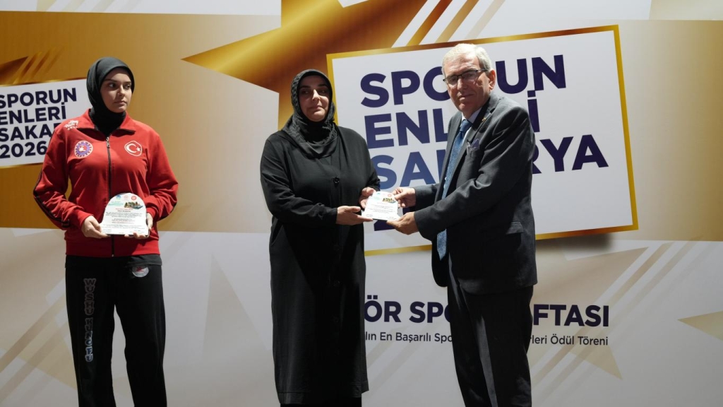 SPORDA YILIN ENLERİ ÖDÜLLERİ SAHİPLERİNİ BULDU..