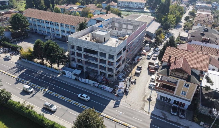 Sapanca’da gençlerin yeni merkezi yükseldi