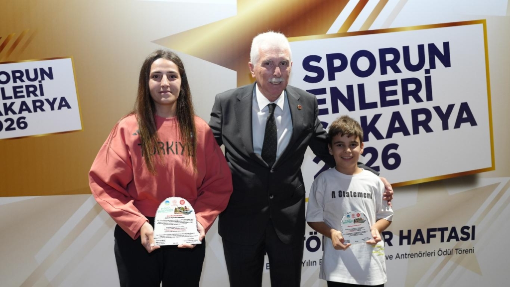 SPORDA YILIN ENLERİ ÖDÜLLERİ SAHİPLERİNİ BULDU..