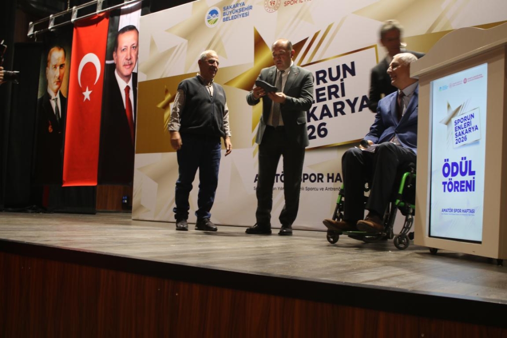 SPORDA YILIN ENLERİ ÖDÜLLERİ SAHİPLERİNİ BULDU..