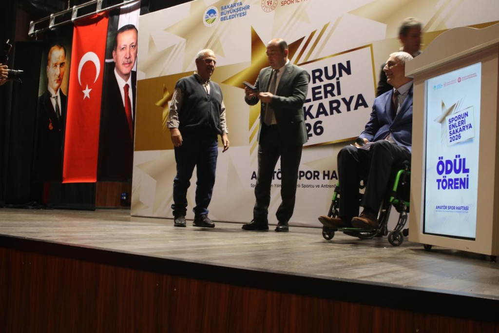 SPORDA YILIN ENLERİ ÖDÜLLERİ SAHİPLERİNİ BULDU..