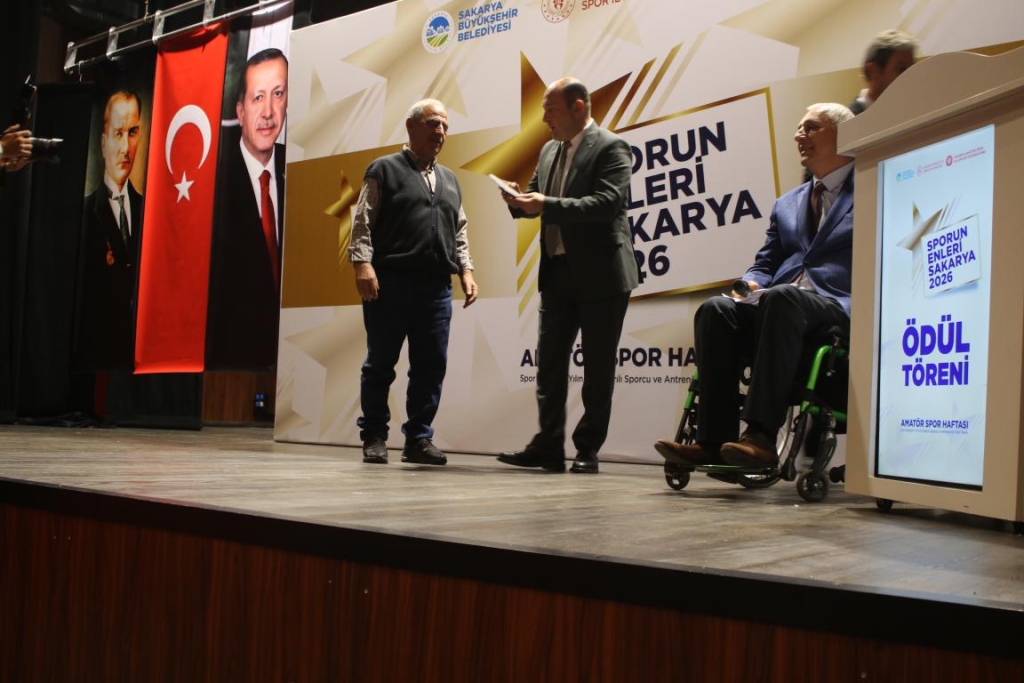SPORDA YILIN ENLERİ ÖDÜLLERİ SAHİPLERİNİ BULDU..